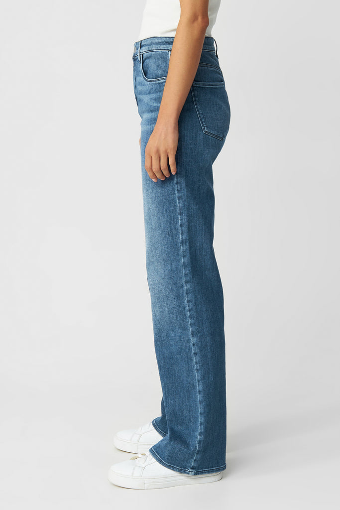DEW Flared Jeans medium blue